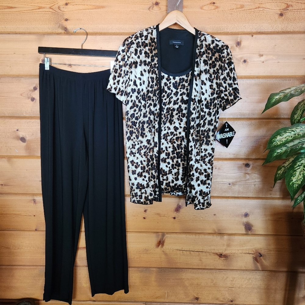 R&M Richards NWT Leopard Animal Print 2 Piece Pant Suit Set Stretch Pleated Sz 8
